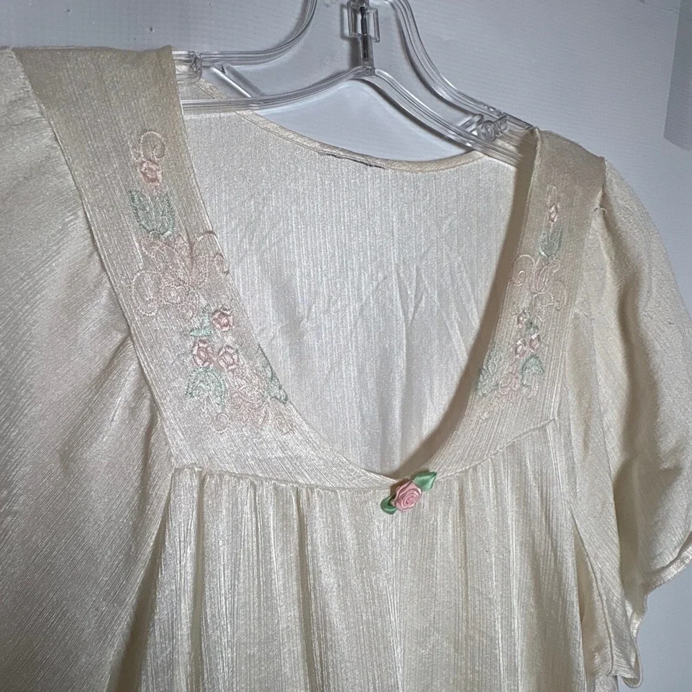 Vintage Cream Nylon Nightgown 1XL Floral Embroidery Short Sleeve Sleep Dress USA